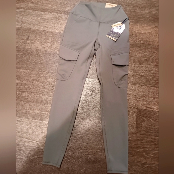 Avalanche Olive Green Leggings Size S New - Picture 1 of 4
